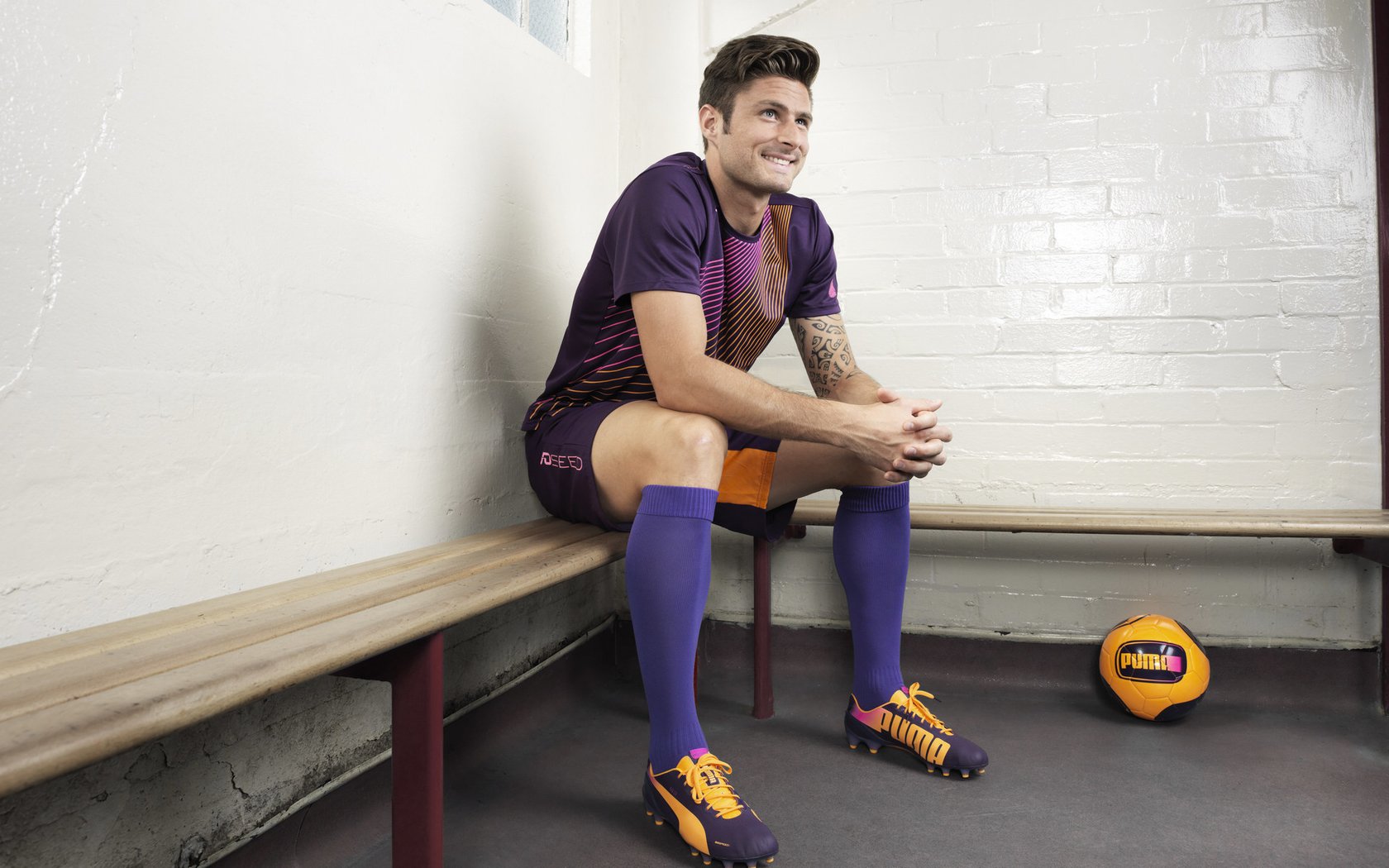 西甲天王带球冲锋：激烈场面高潮不断，西甲最新用球