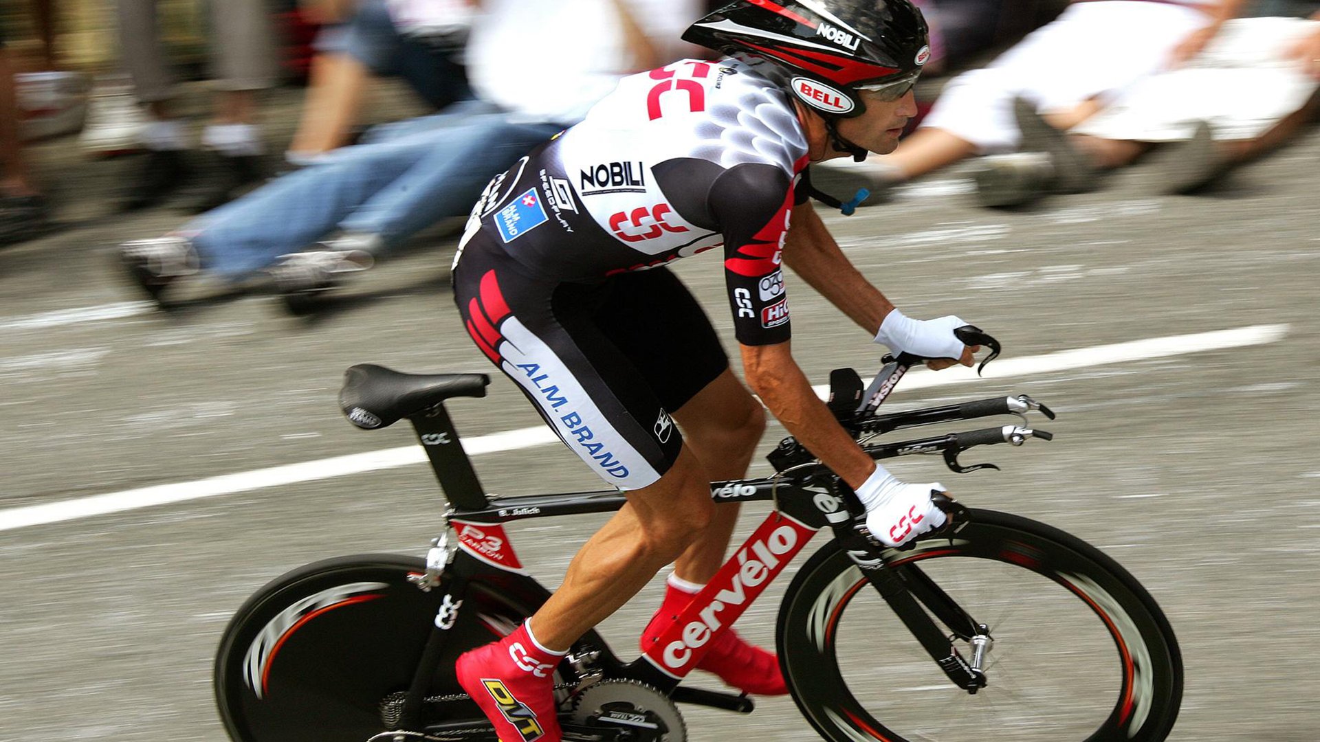 舞蹈比赛:动感节拍与舞姿的交融,舞蹈比赛_动感节拍与舞姿的交融作文